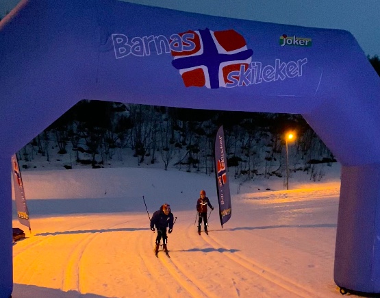 Barnas Skileker med profesjonelt opplegg i Folkeparken