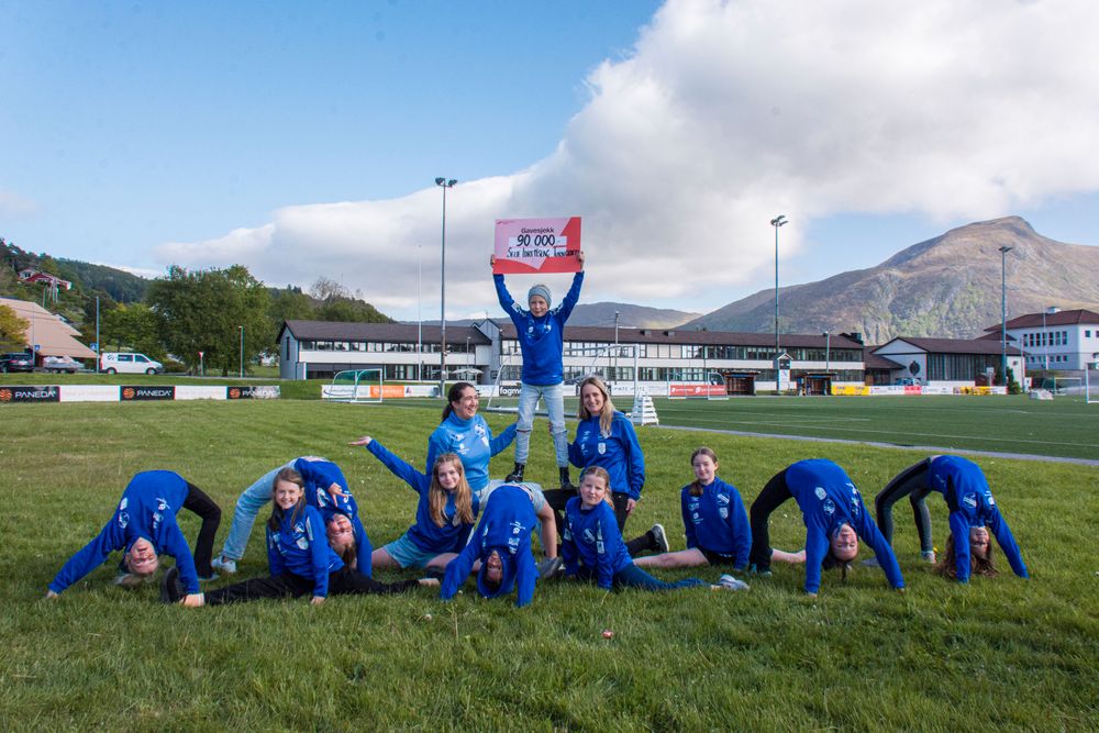 Tildeling 90 000 kr frå Sparebanken Norge til Turngruppa👏