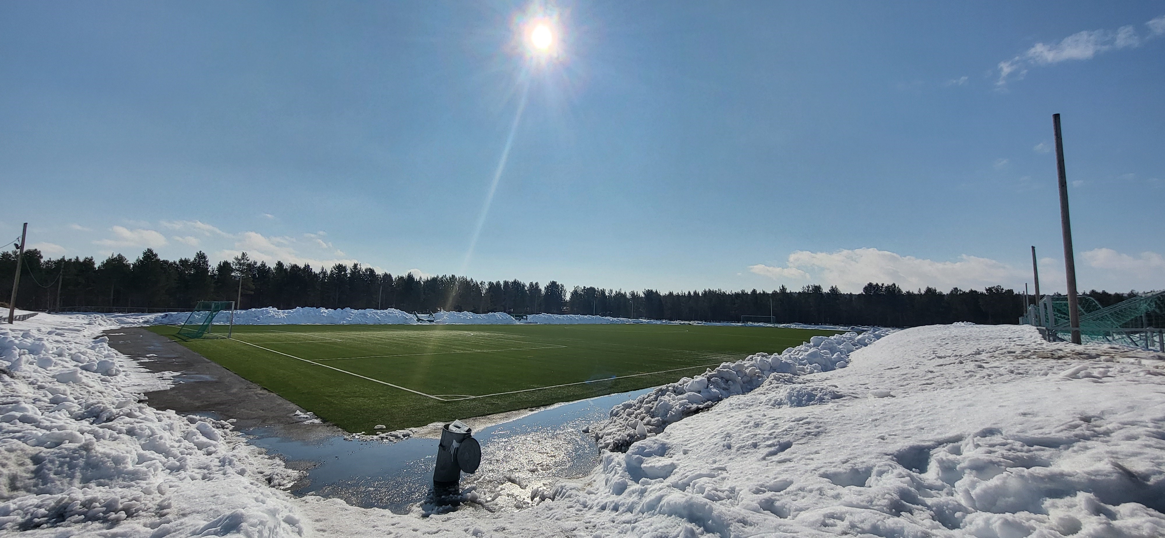 Image for Fotball pluss flomlys = sant?