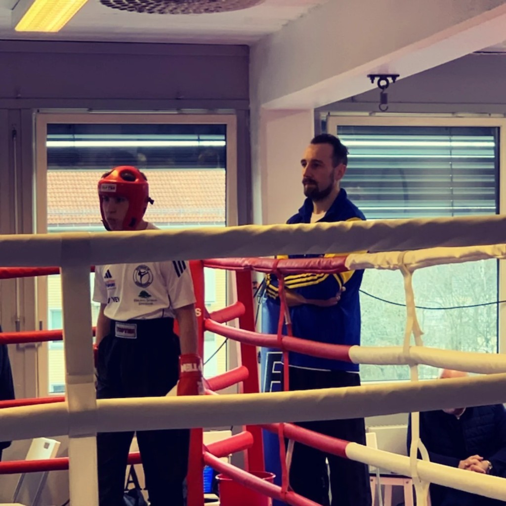 SIF Kickboksing markerte seg på helgens stevne på Ryen kampsportklubb. Lærerikt, slitsomt, morro og alle fikk gå flere kamper. Setskog leverer på et høyt nivå og god trening før NM deltagelse i april.