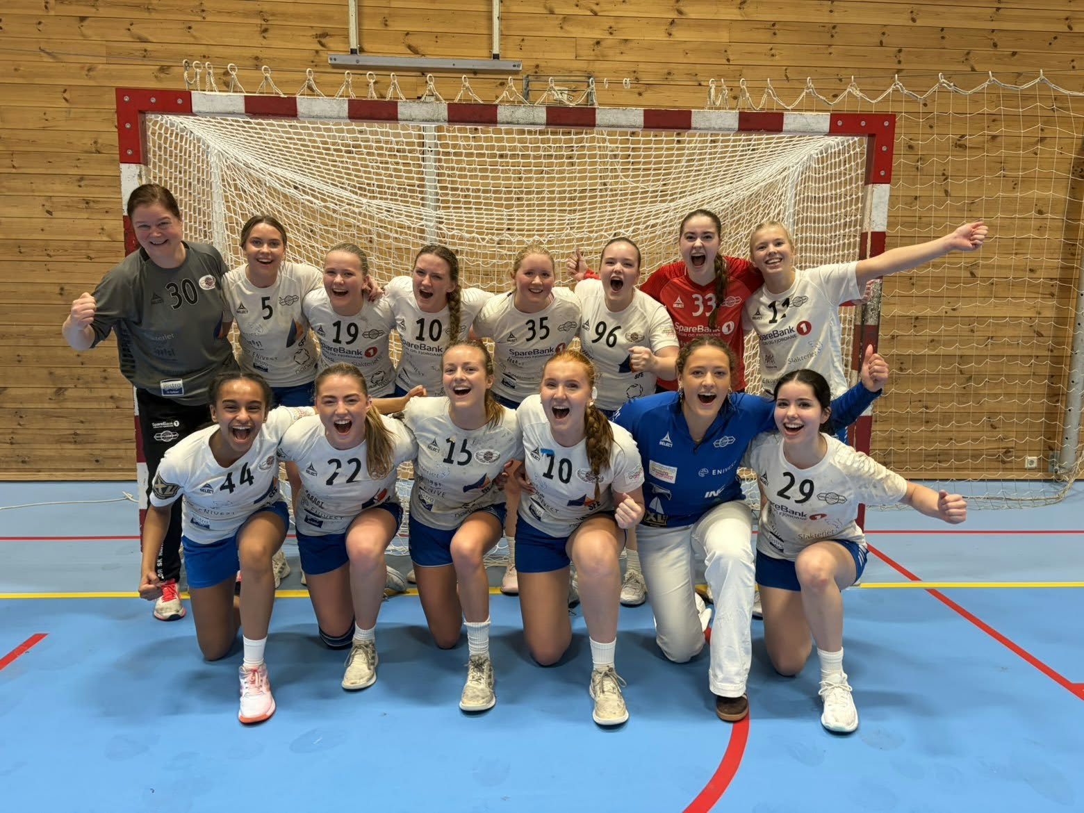 Damenes første 2 poeng for sesongen