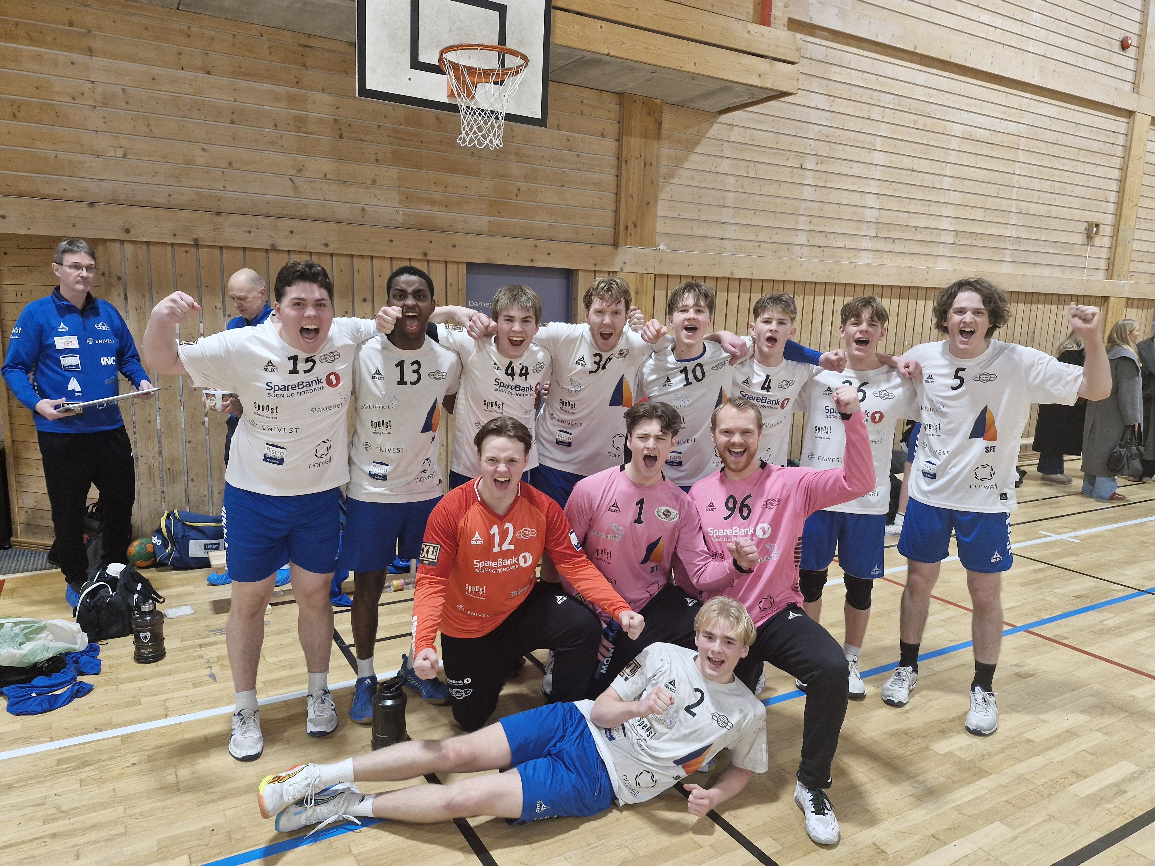 To bortekamper, fire poeng – Florø på tredjeplass