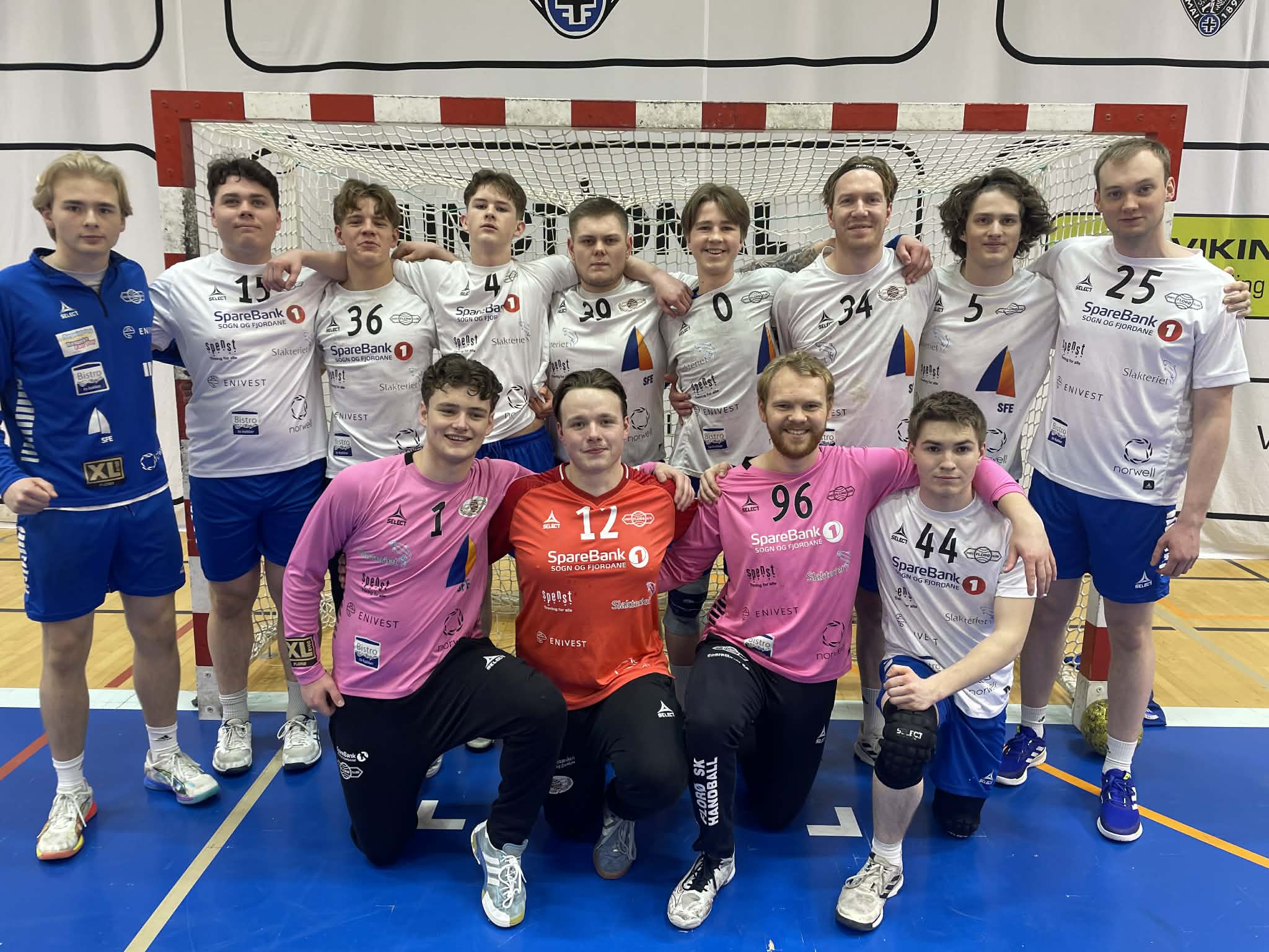 Florø åpnet Bergens-turen med klar seier men fikk en tøff start mot Viking TIF 3