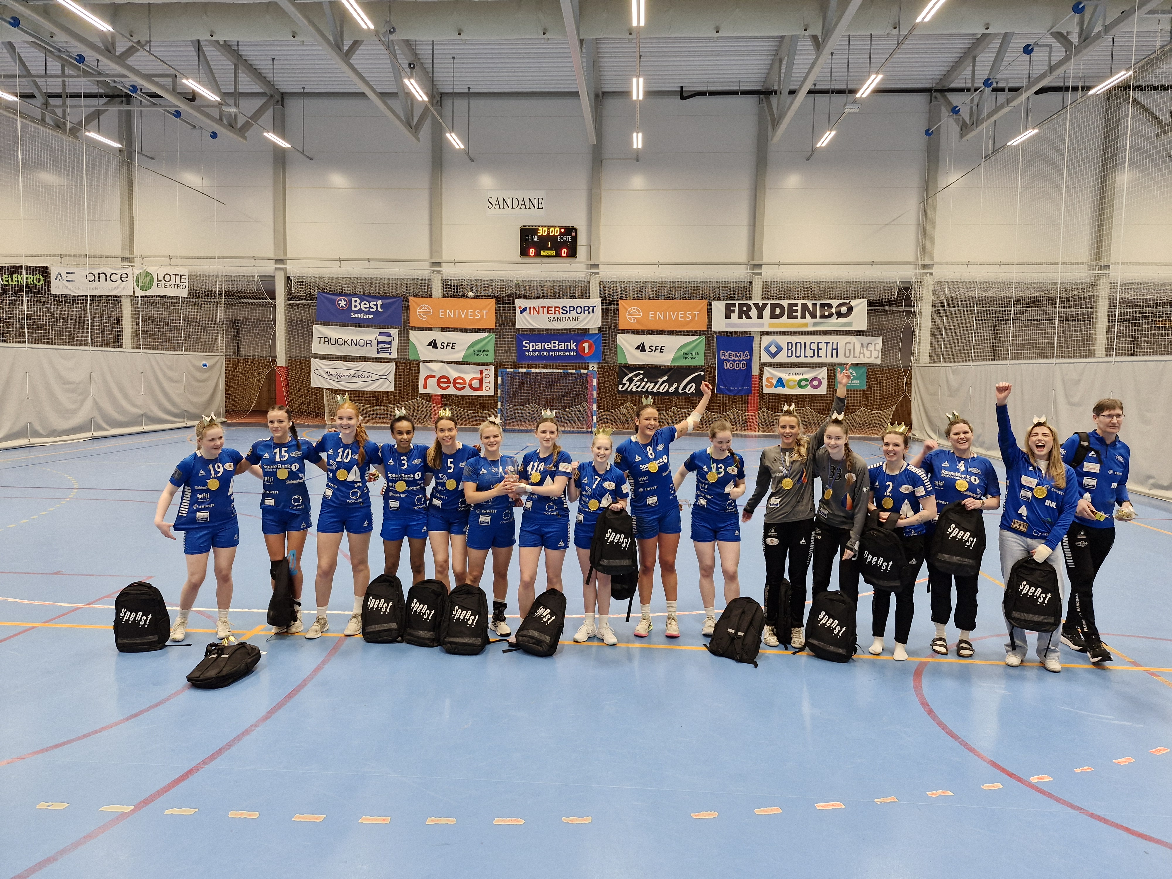 Damelaget vant serien, rykker opp og skal spille i 3. divisjon neste år.