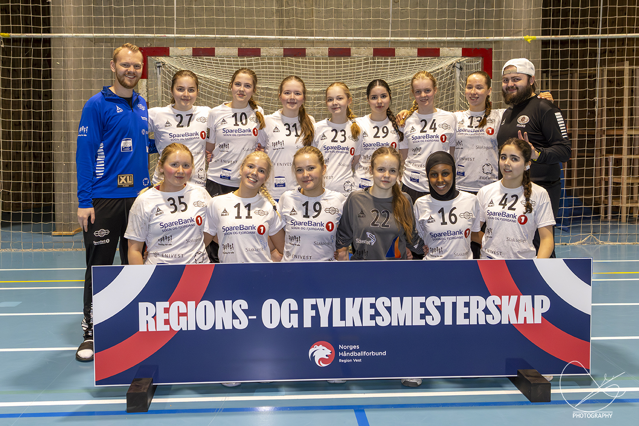 J2009-jentene med sterk sluttspurt og tung sesongavslutning i Førde