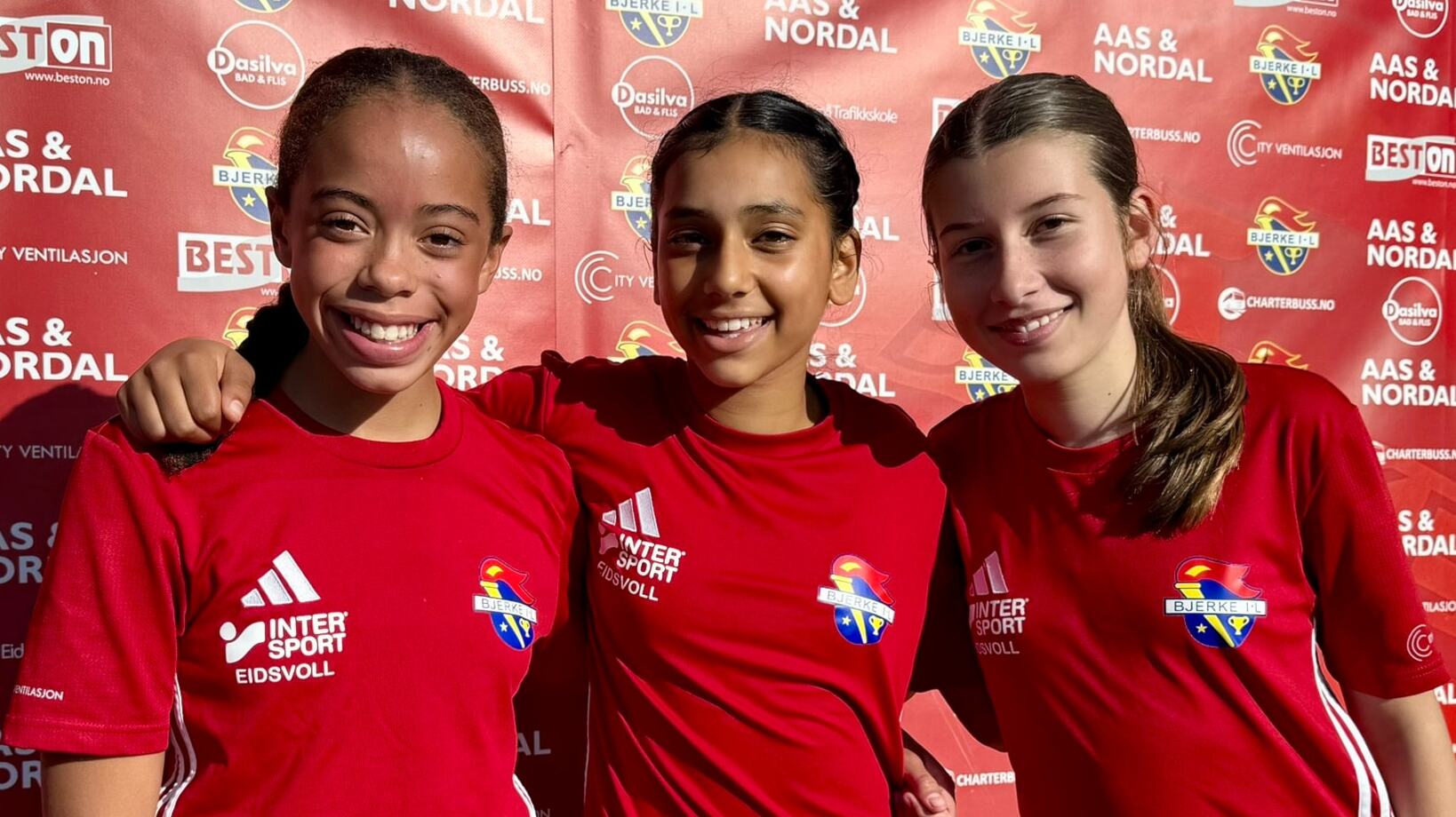 Tre J12 tatt ut på sone