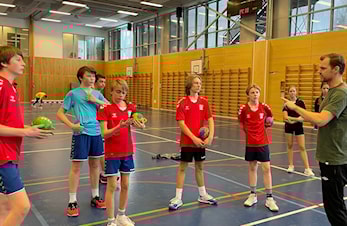 Hundrevis av øvelser for håndballtrenere