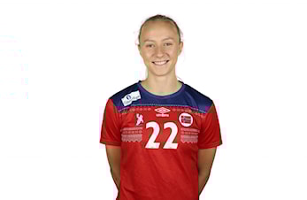 Henny Reistad fra Bærums Verk løftet Champions League trofeet