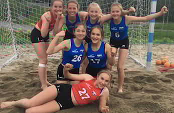 Seier til Njård J12 i beachserien i håndball