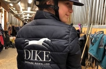 Klubbjakke med navn og logo!