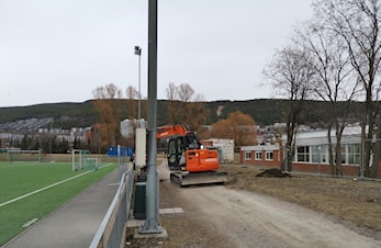 Tribunearbeidet i gang!