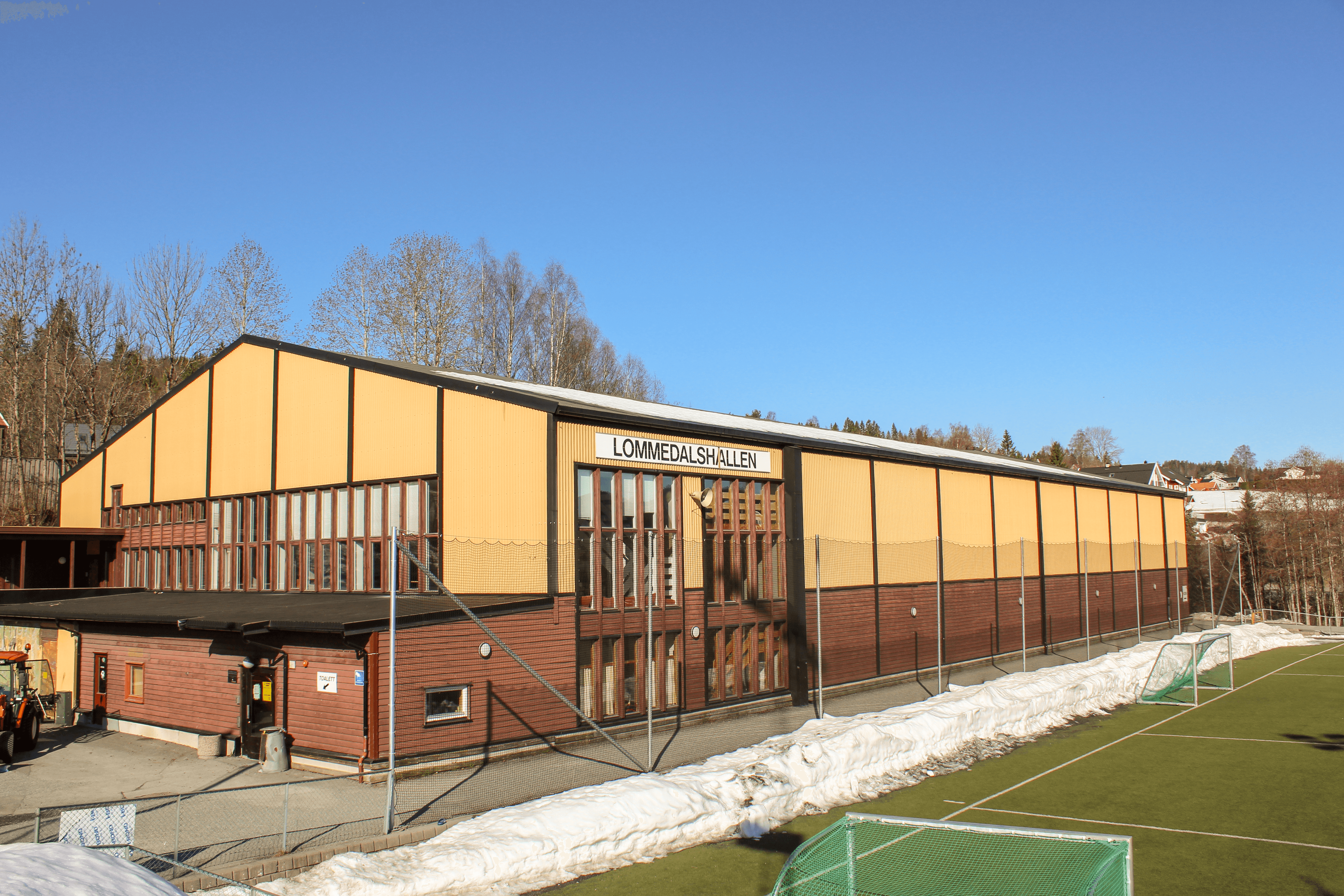 Idrettshallene åpner opp for aktivitet på kveldstid fra mandag