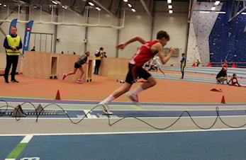 Skade og personlige rekorder under dag to av Steinkjer Indoor.