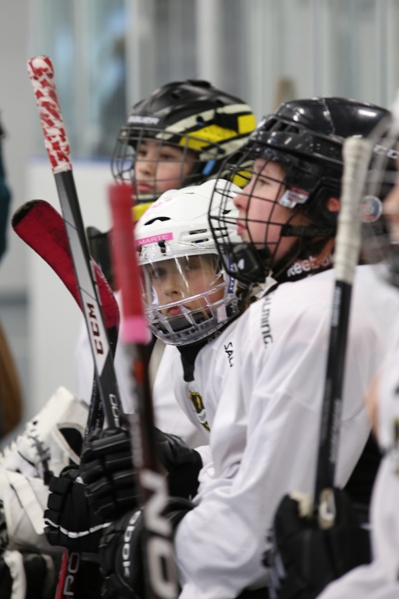 JENTER DIGGER HOCKEY