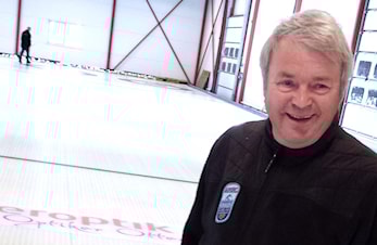 Første stein! Et historisk øyeblikk!