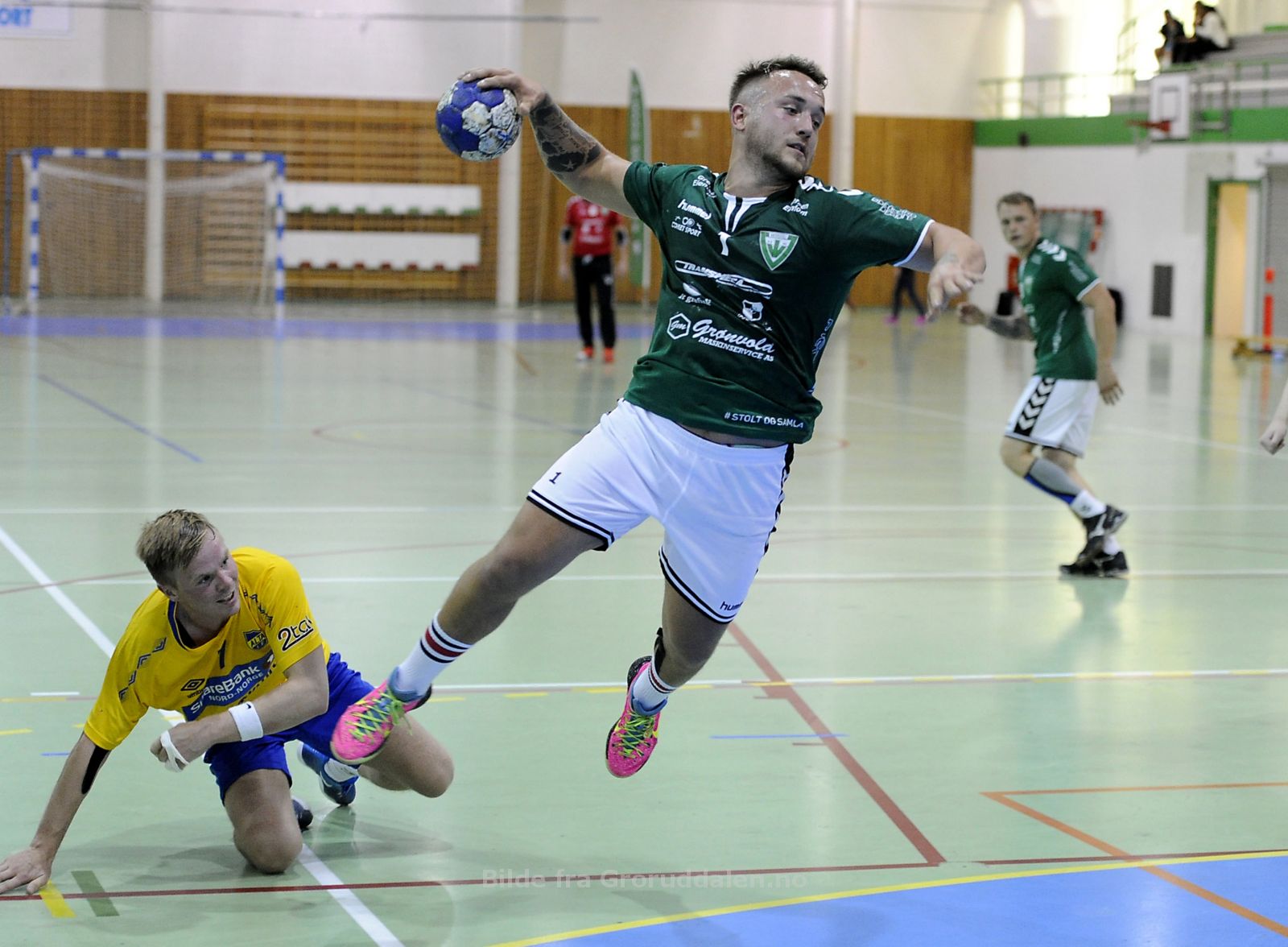 Høye ambisjoner og lave skuldre