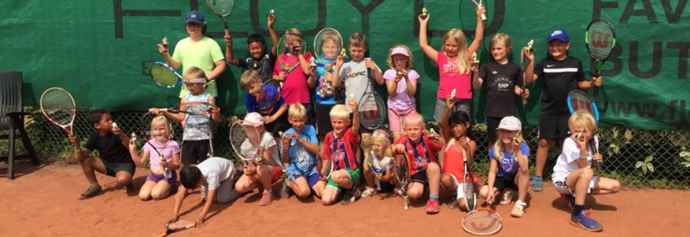 [AVLYST!] AUGUST TENNISCAMP Junior HTK Utendørs Te