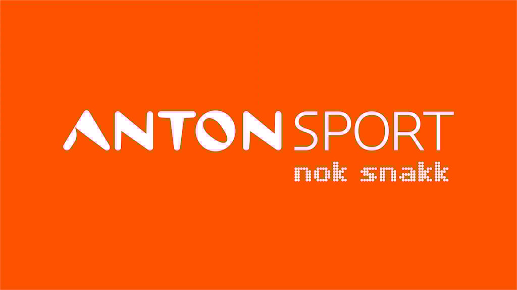 Anton Sport hvit, orange bakgrunn, med nok snakk.jpg