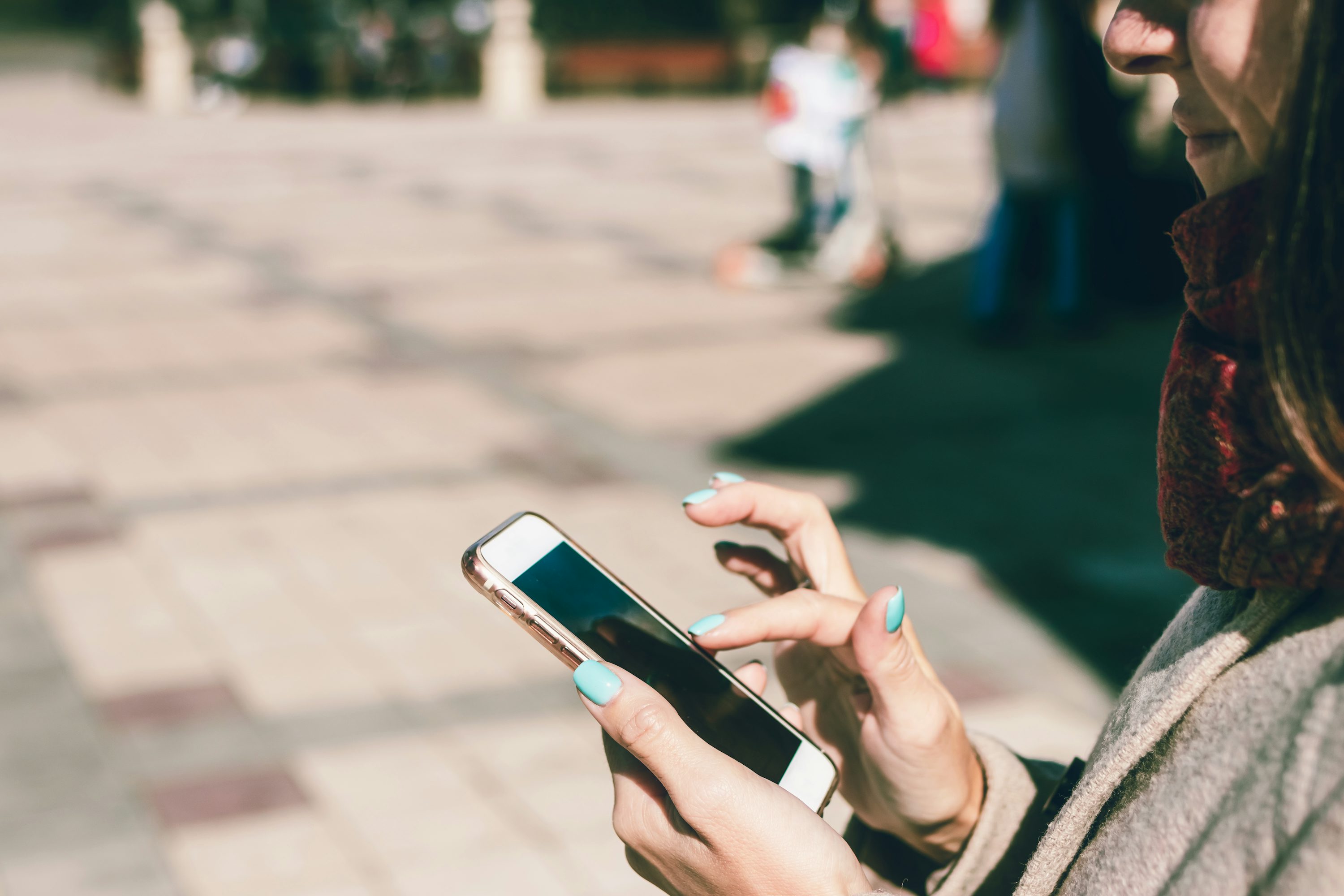 Alltid tilkoblet – fra O-festivalen til reisemålet: en guide til mobildata på farten