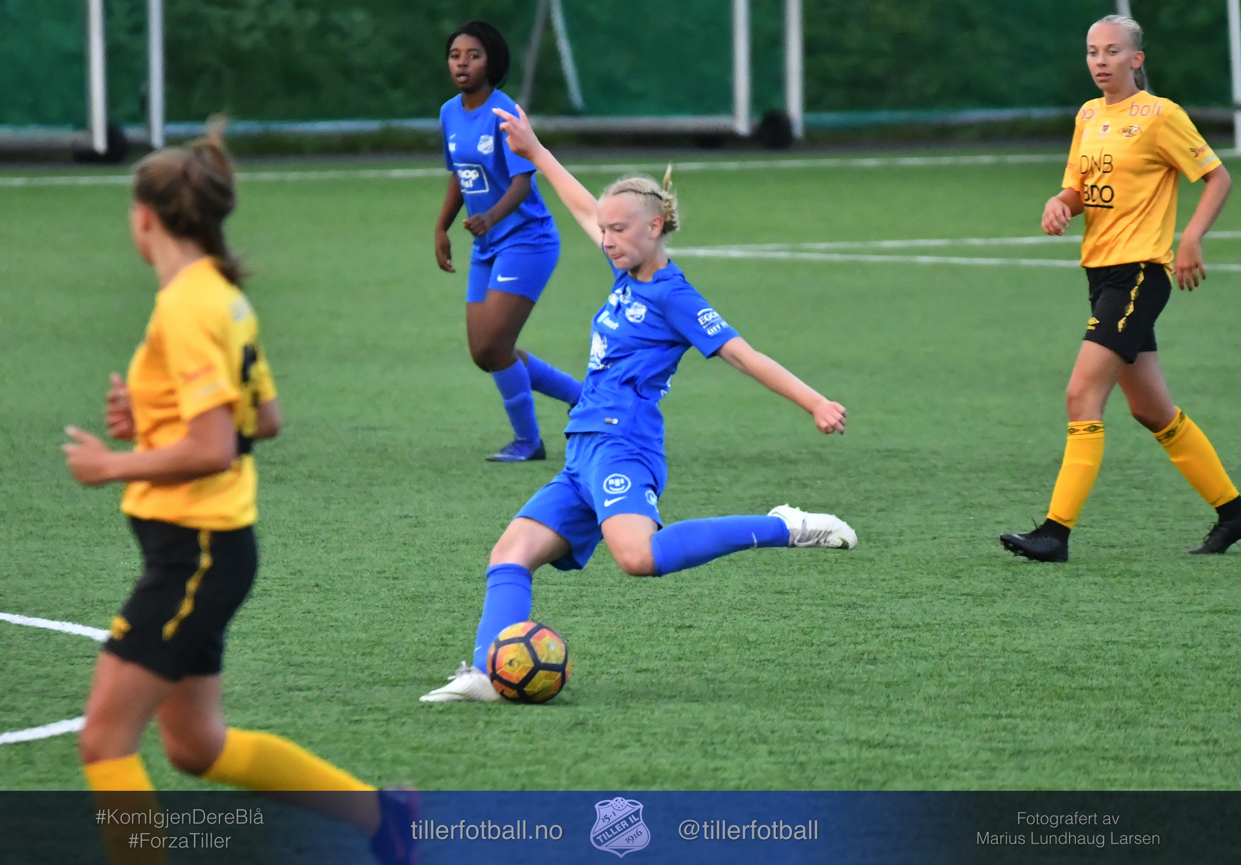 Bilder fra J17-kampen