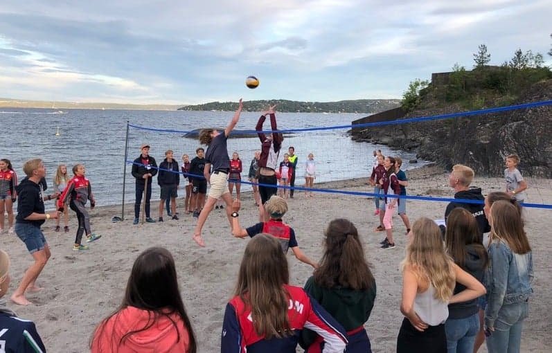 Image for Flere hundre o-løpere på strandfest