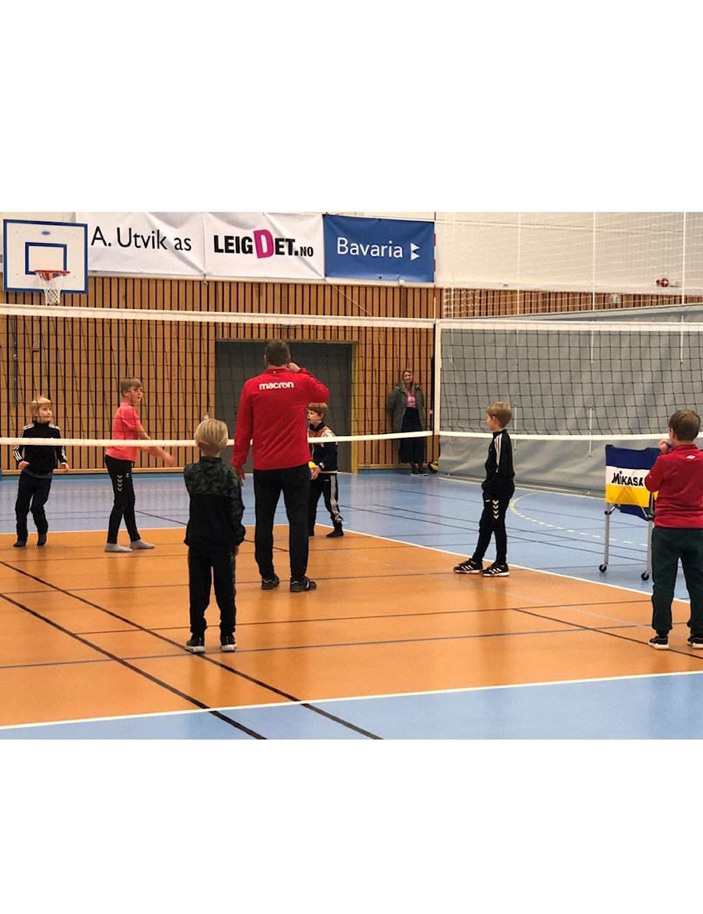 Background image for Volleyball - Lyst til å spille volleyball? Bli med på trening da vel.