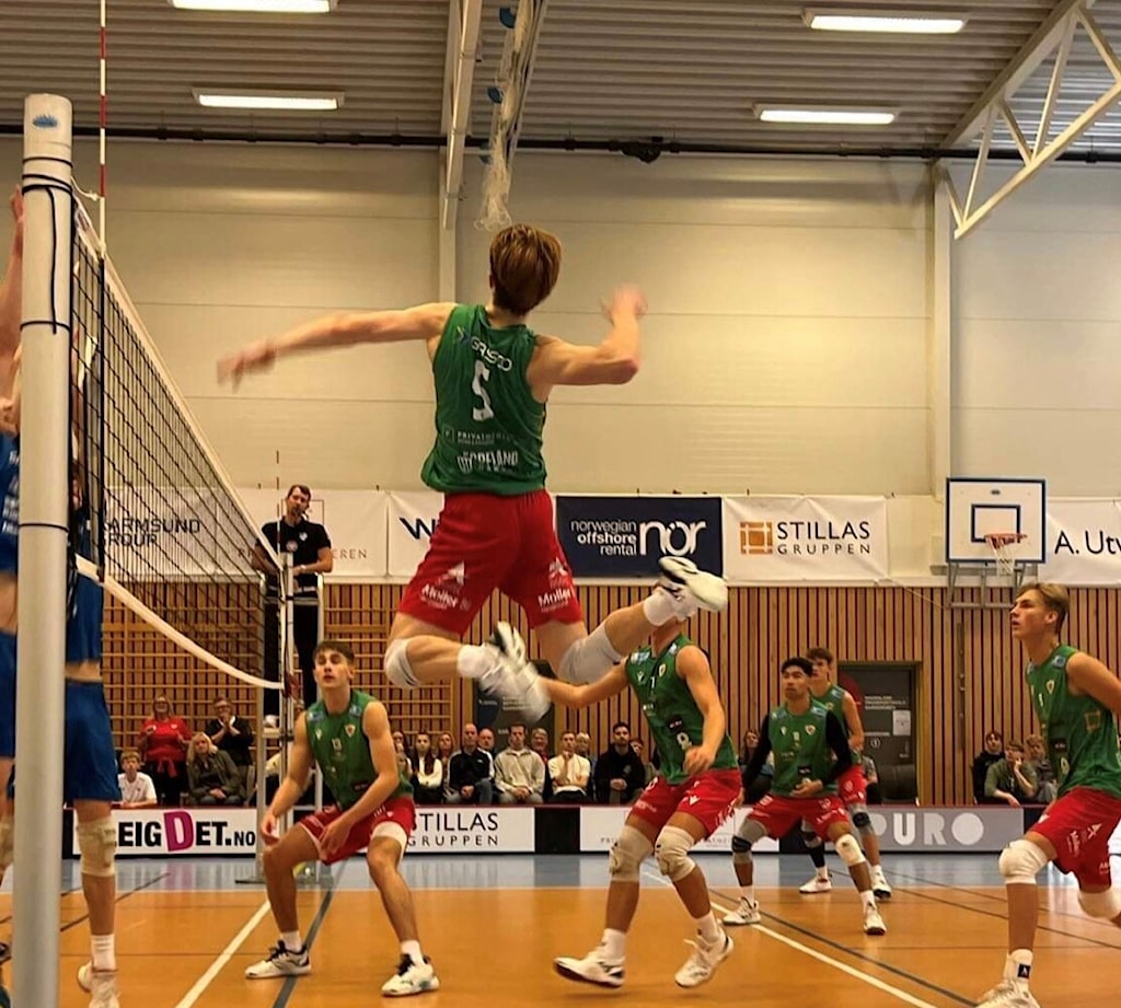 Background image for Volleyball - Søndag smeller det i Torvastad Arena! Oskar og guttene er klar til kamp.