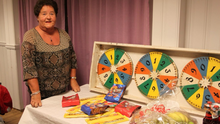 Damegruppa trår til med JULEBASAR i år igjen.