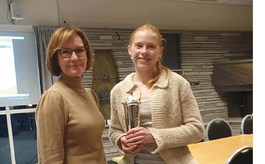 Aarets pokal 2023.png