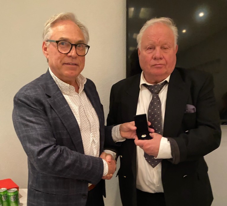 Solstad tildelt æresmedalje