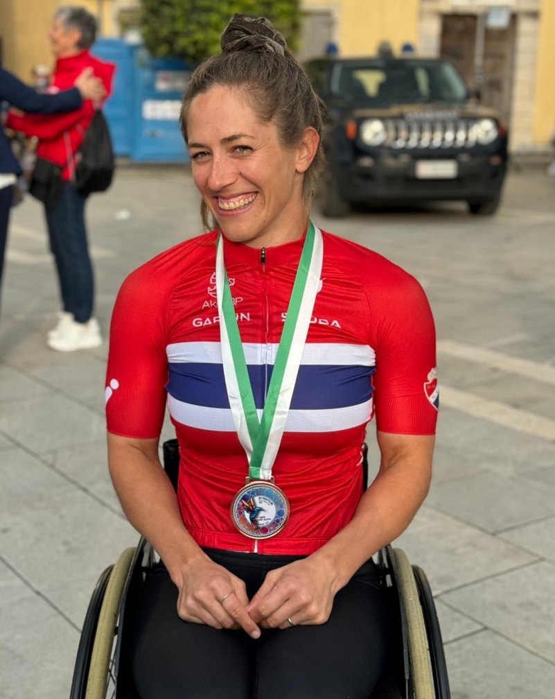 800Para-Suzanna-WC-Italia-mai-2024-profil.jpeg