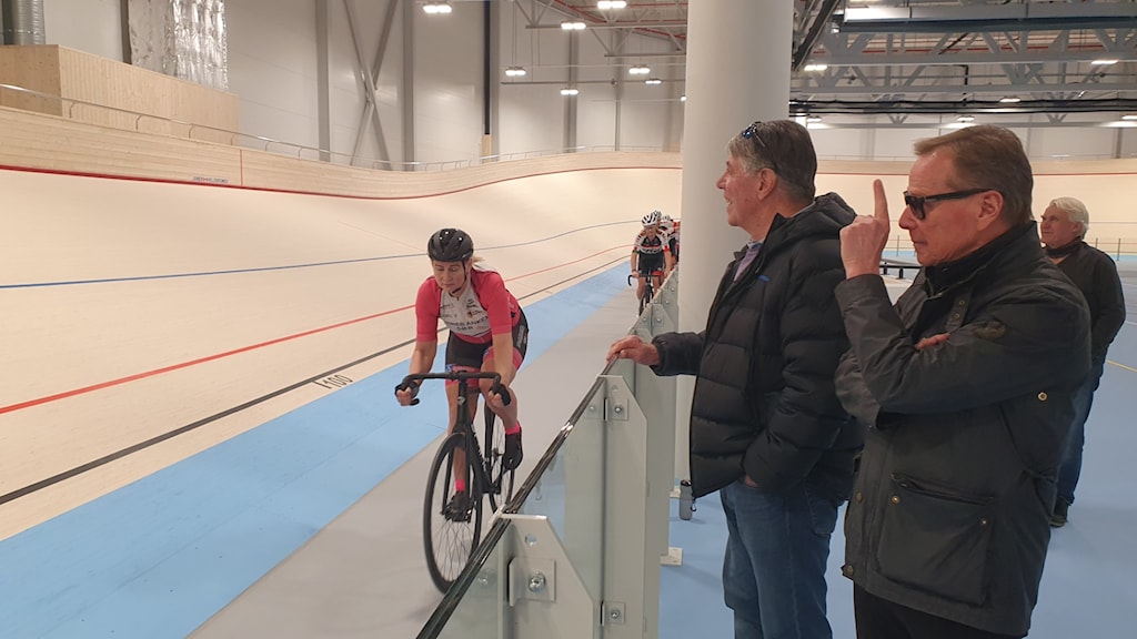 Grethe Smith får heiarop av Knut Knudsen