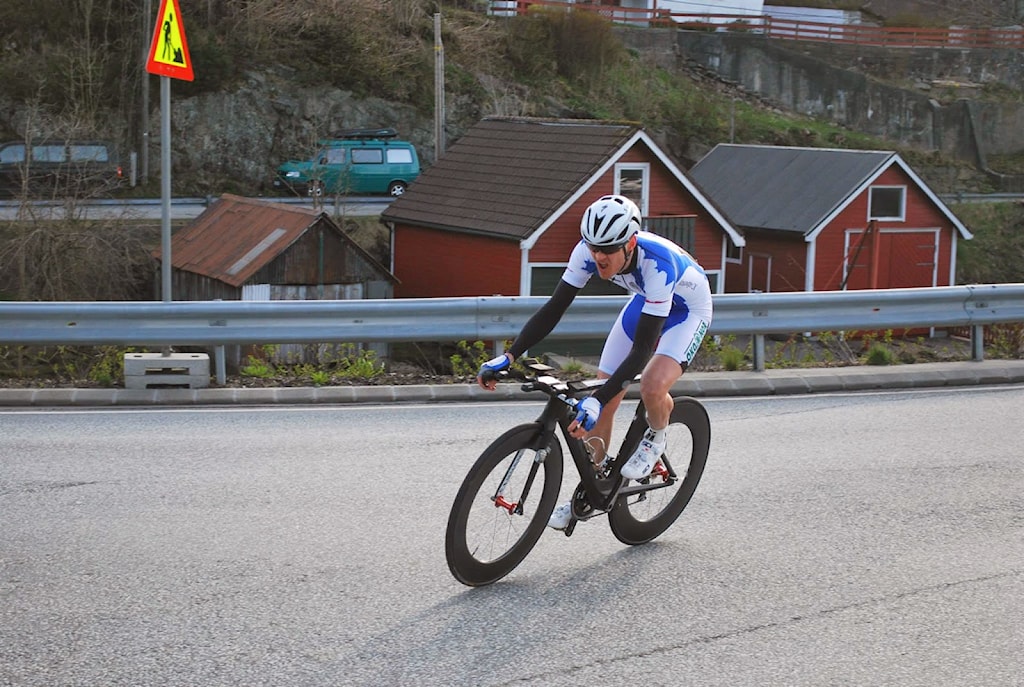 J_Rong_(photo+cred+Arne+Solli).jpg