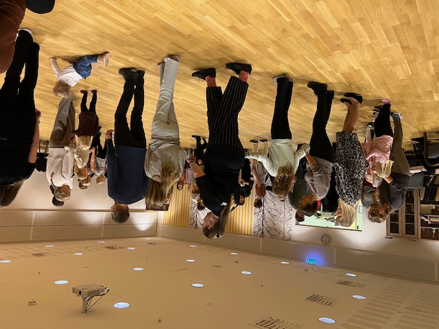 GRØTSØNDAGEN med masse dans.