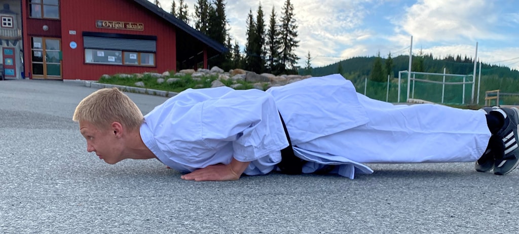Halvor_push_up.jpg