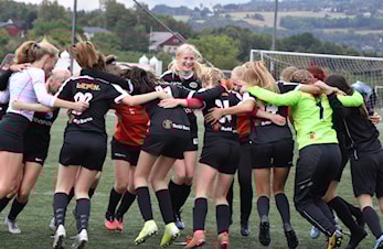 Stoppen-jenter hoppende glad for å nå finale i Liungen Cup