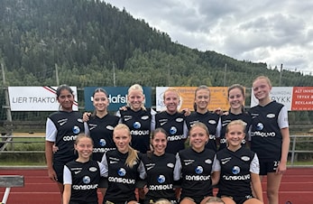 J-15 videre til kvarten etter brutal seier i adidascupens åttendelsfinale