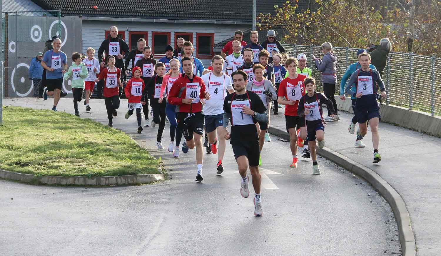 Phillip Morken suveren i karusellopninga