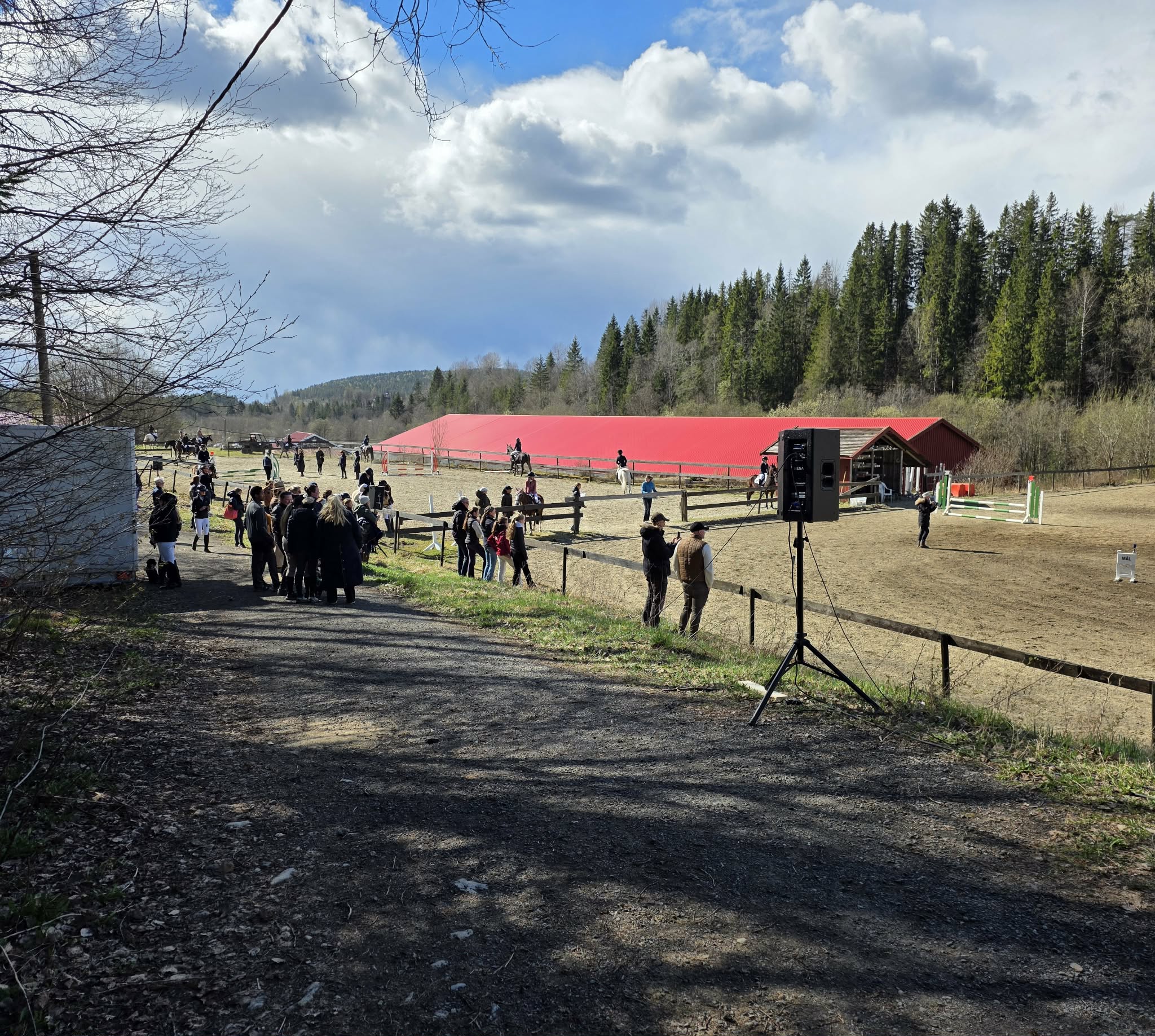 Vellykket sprangstevne på Elveli gård