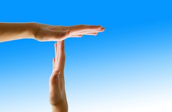 TIME-OUT FOR BORDTENNISTRENING FRAM TIL 28. APRIL