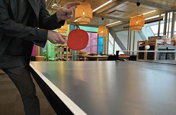 Valg 23 - Slår du en politiker i bordtennis? Arrangement i hallen 30.august.