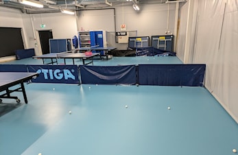 Hold orden i hallen!