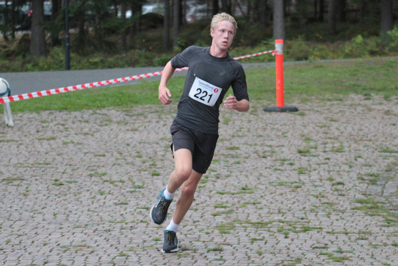 Glemte skoene hjemme - Oliver vant likevel klassen sin!