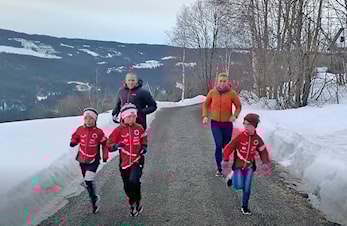Sørdalskarusellen er ideell for familier - familien Aaen-Egenes er klar! Se filmen!