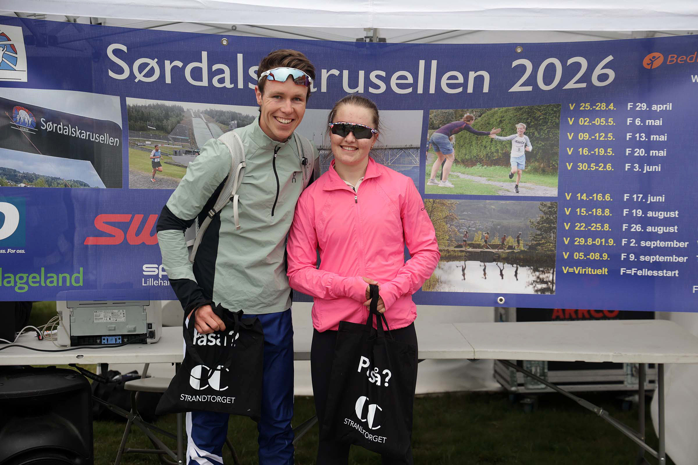 Vebjørn Hovdejord knuste rekorden, mens Julie Jeistad tok sin første totalseier i Sørdalskarusellen.