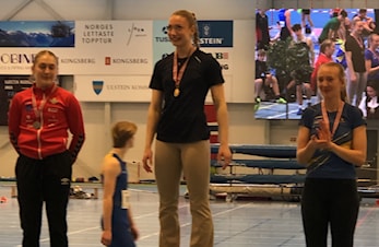 Fire medaljer til FIF-jentene under 2.dag av UM i Ulsteinvik