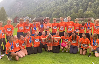 Team Østfold tok 3.plassen under Lerøy-lekene med 12 FIF-ungdommer på laget.