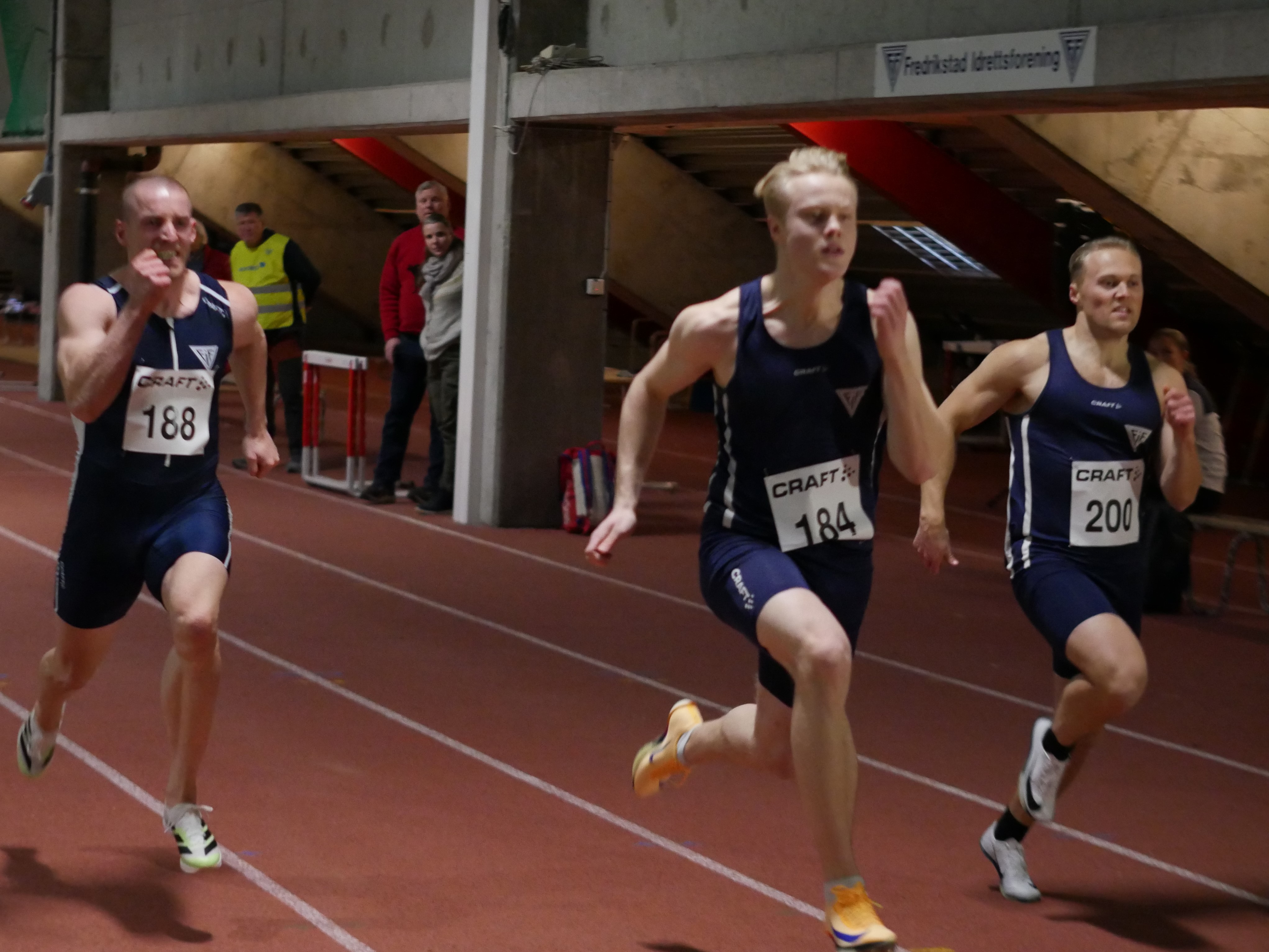 Elias Persen 6.98 på 60m