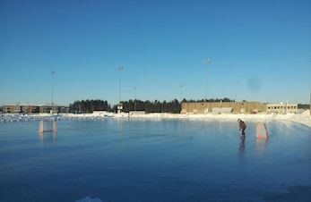 Aursmoen skøytebane - følg status isforholdene
