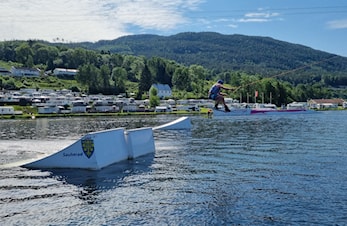 Uttatte utøvere NVWFs lag vannski og wakeboard